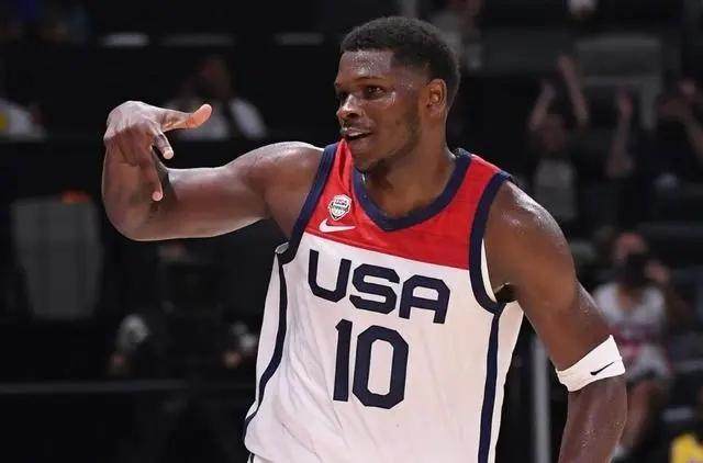 世俱杯赛程-无解表现获詹姆斯盛赞 爱德华兹已成美国男篮头牌